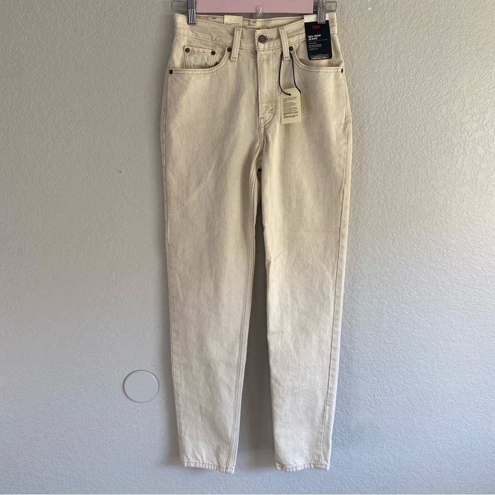 Levi’s ‘80s Mom Jeans Cream